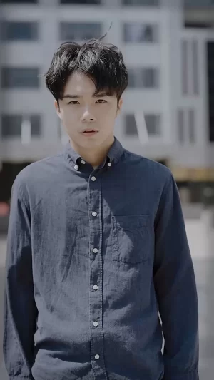 重生万亿首富海报