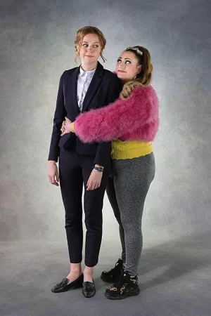 第三者第一季海报