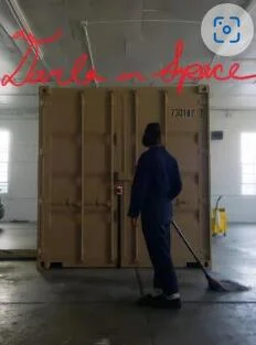 达拉闯太空海报