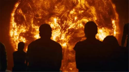 [王弟]这是人类距离太阳最近的一次,硬核科幻,拯救太阳!海报