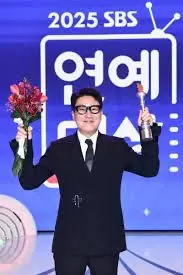 2025年SBS演艺大赏海报