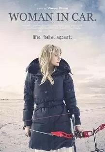 车中女人海报