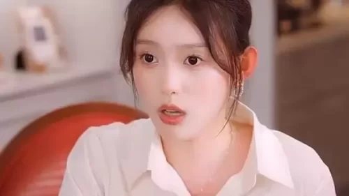 我摊牌了我是首富海报