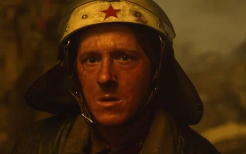 核泄露后的36小时,全城人被撤离,消防员全身腐烂!<切尔诺贝利>第2集!海报