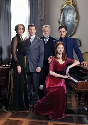 戴面纱的美人海报