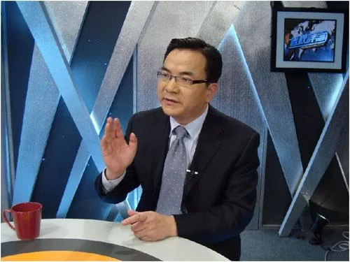 新闻大审判海报