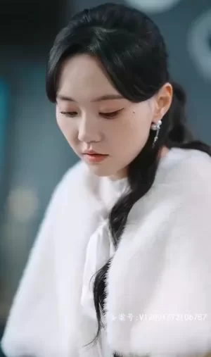 凭爱意将月光私有海报