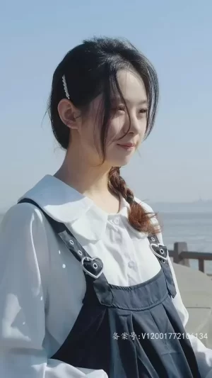 淘气小亲亲海报