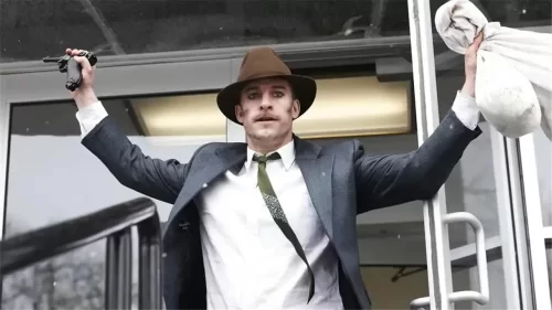 真实故事改编:退役二战老兵被冷落,活生生把他逼成了劫匪!海报