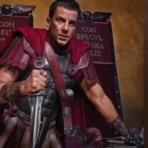 斯巴达克斯:复仇海报