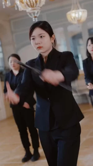 无上战尊归来海报