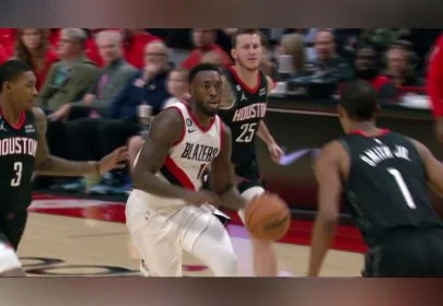 开启个人扣篮秀利特尔助飞夏普飞身暴扣海报