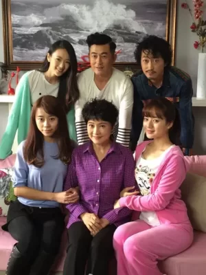 后妈许多多海报