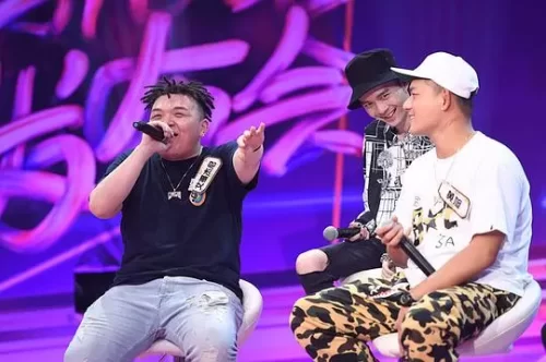 无与伦比的发布会第二季海报