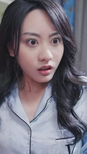 逃离博物馆海报