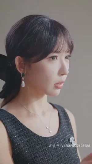 闪婚后我成了首富的掌上明珠海报