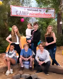 尼克儿童频道火热夏令营特辑海报