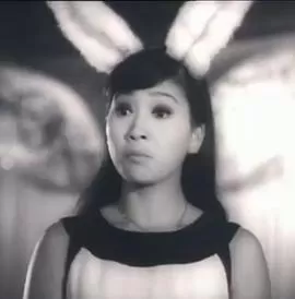 黑白飞天猫海报